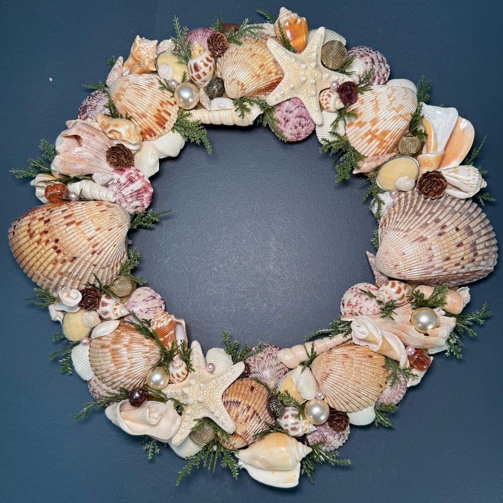 Wreath new handmade shells and giant pearls